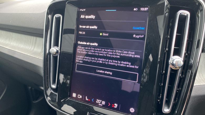 Volvo XC40 2.0 B4P Ultra Dark 5dr Auto Petrol Estate